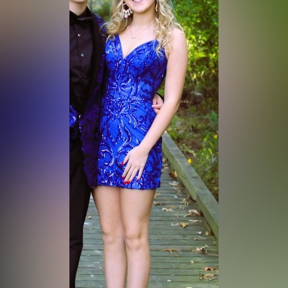 Ava Presley Blue homecoming dress - Picture 1 of 2